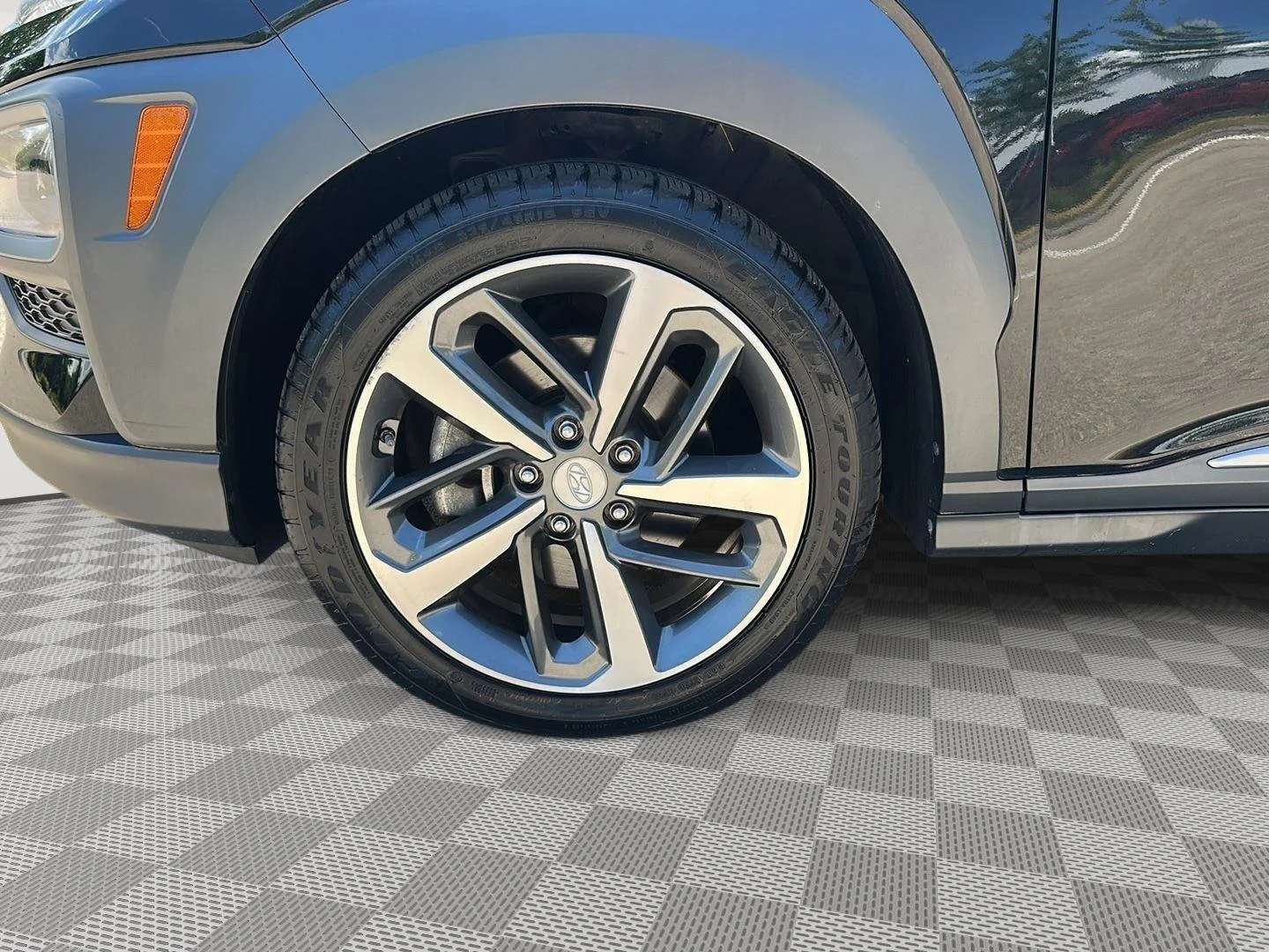 Used 2020 Ultra Black Hyundai Limited image 9