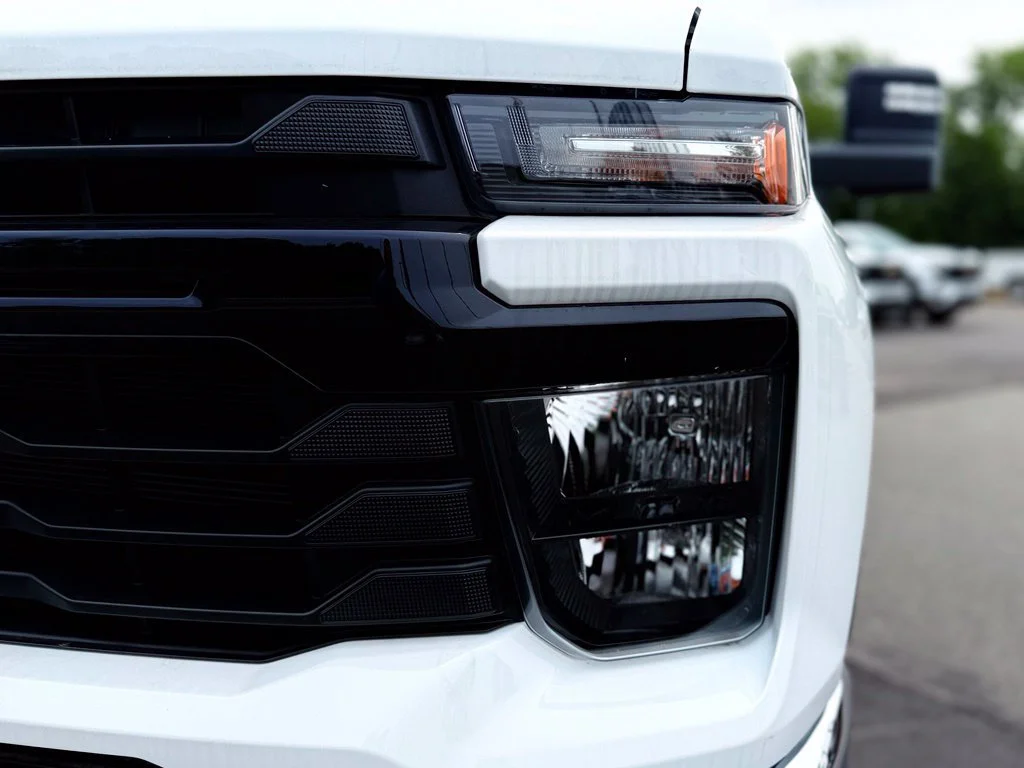 New 2026 Summit White Chevrolet WT image 12