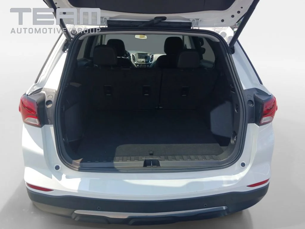 Used 2024 Summit White Chevrolet LT image 13