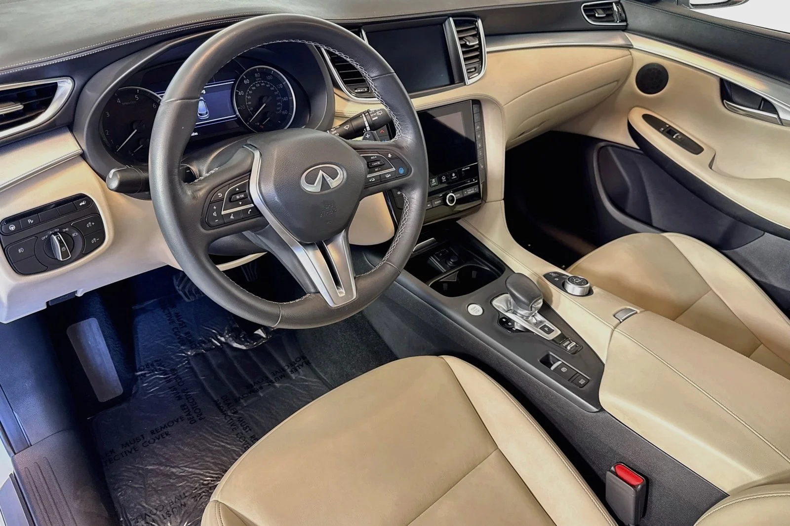 Used 2021 Majestic White INFINITI ESSENTIAL image 9