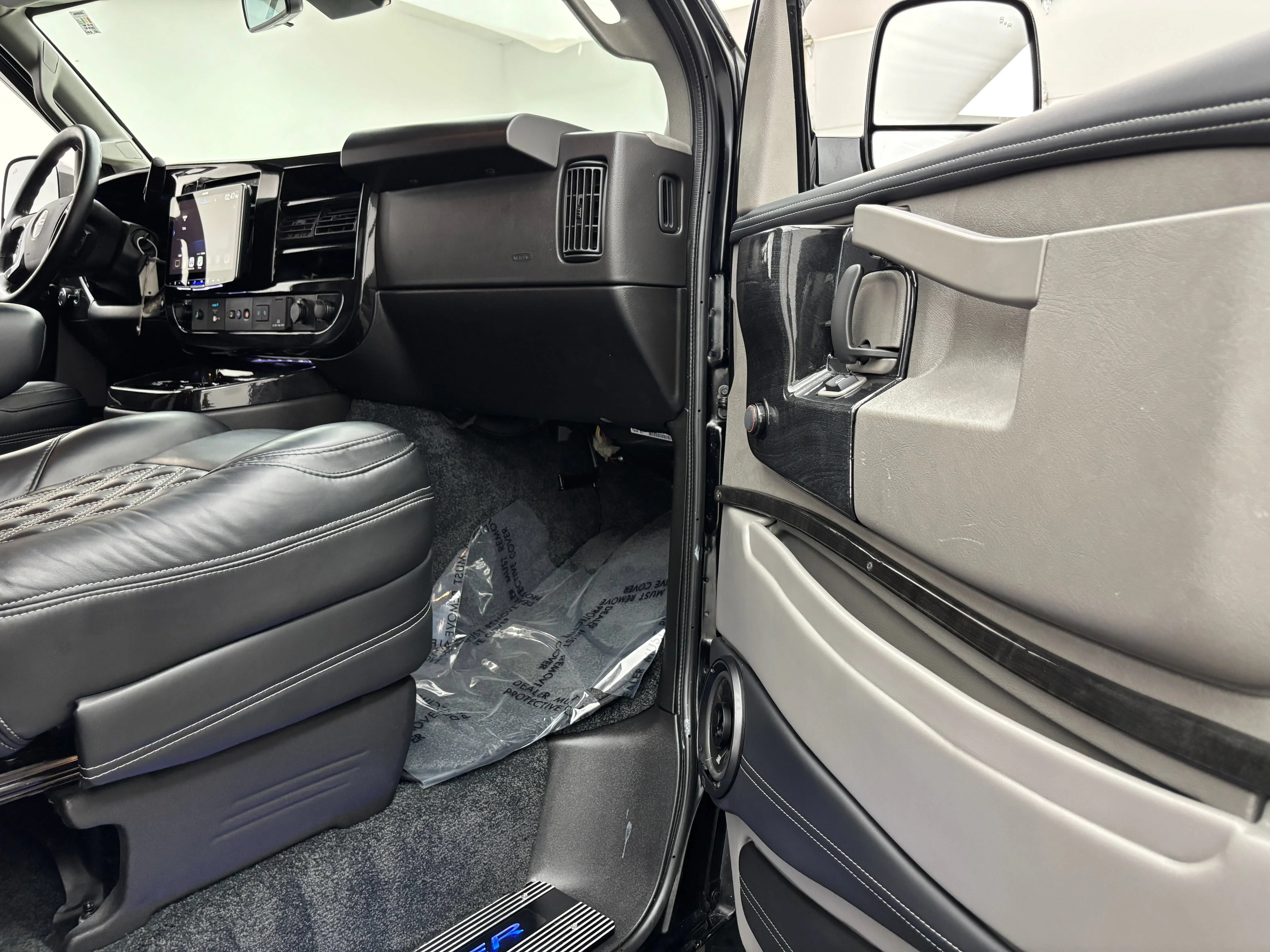 Used 2025 Onyx Black GMC Work Van image 22