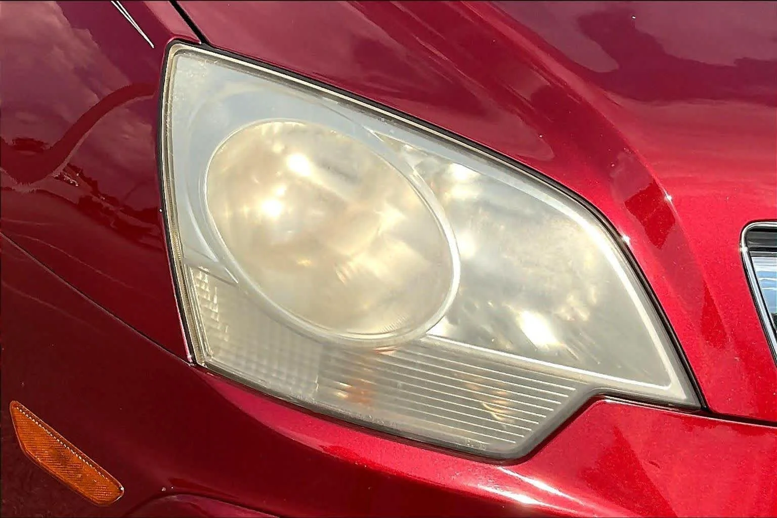 Used 2008 Ruby Red Saturn XR image 25