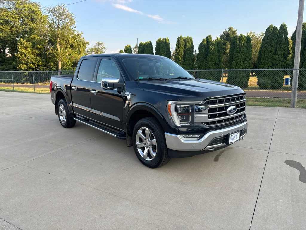 Used 2023 Agate Black Metallic Ford LARIAT image 2