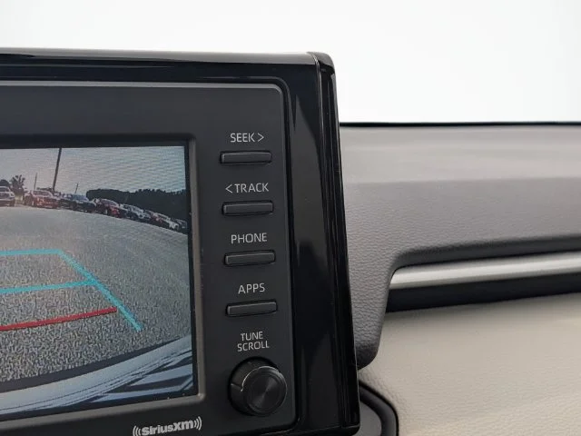 Used 2022 White Toyota XLE image 27