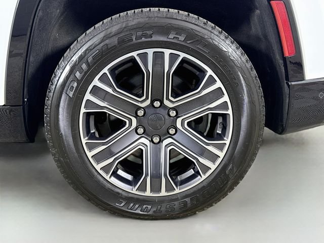 Used 2024 White Jeep Base image 34