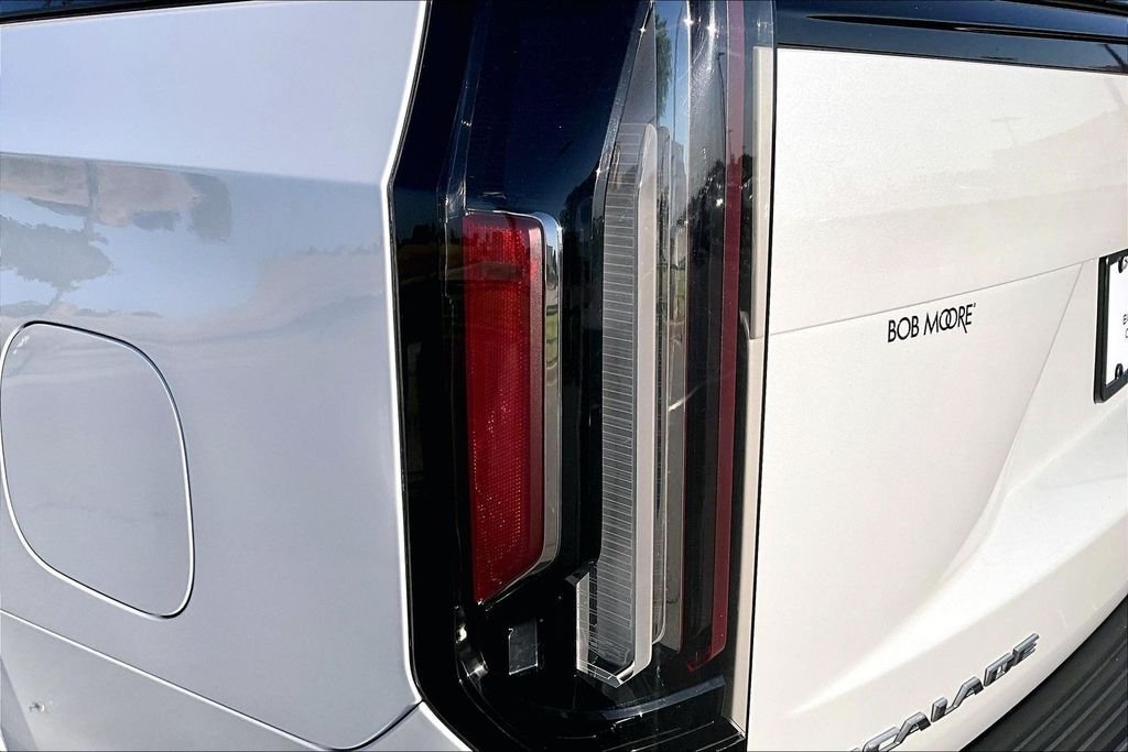 Used 2023 White Cadillac Sport Platinum image 33