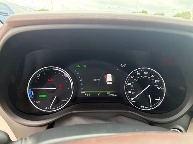 Used 2024 Green Toyota Platinum image 31
