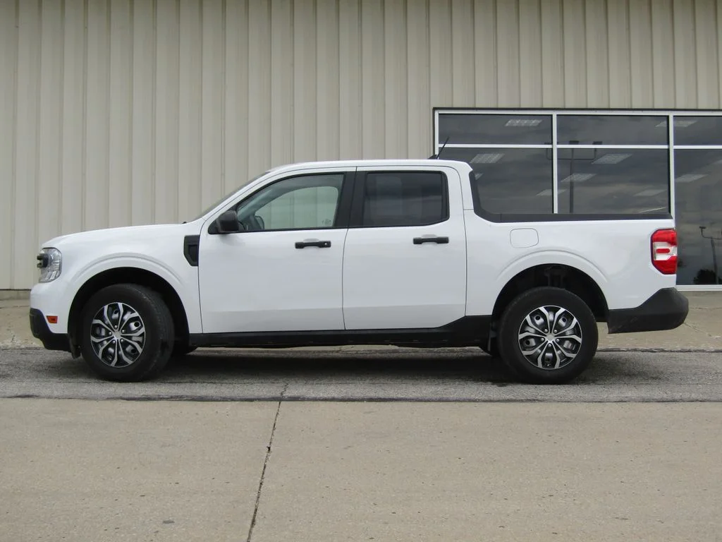 Used 2024 White Ford XL image 10