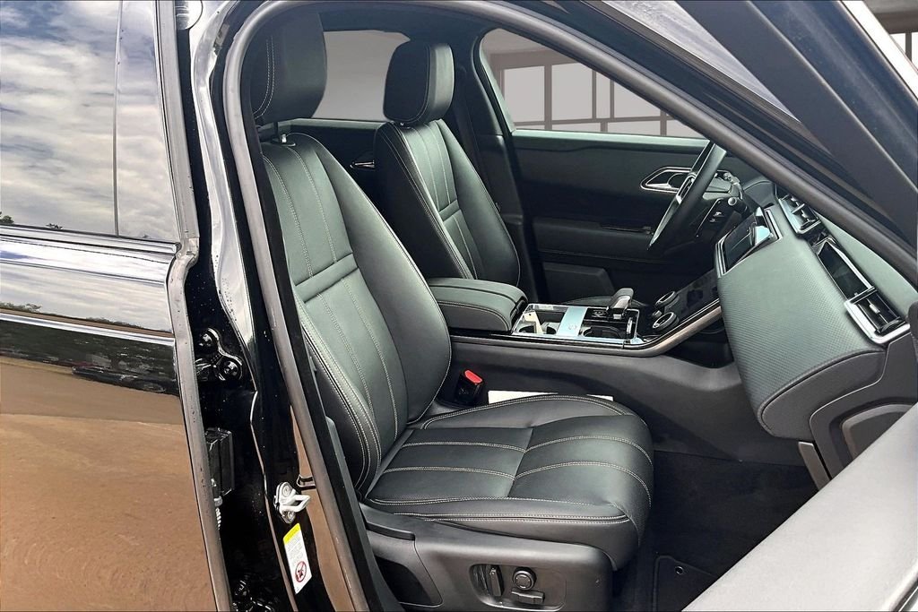 Used 2023 Santorini Black Metallic Land Rover R-Dynamic S MHEV image 7