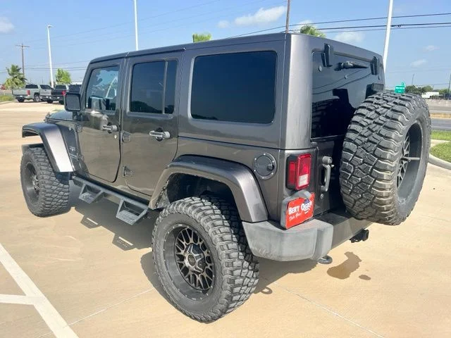 Used 2018 Gray Jeep Unlimited Sahara image 6