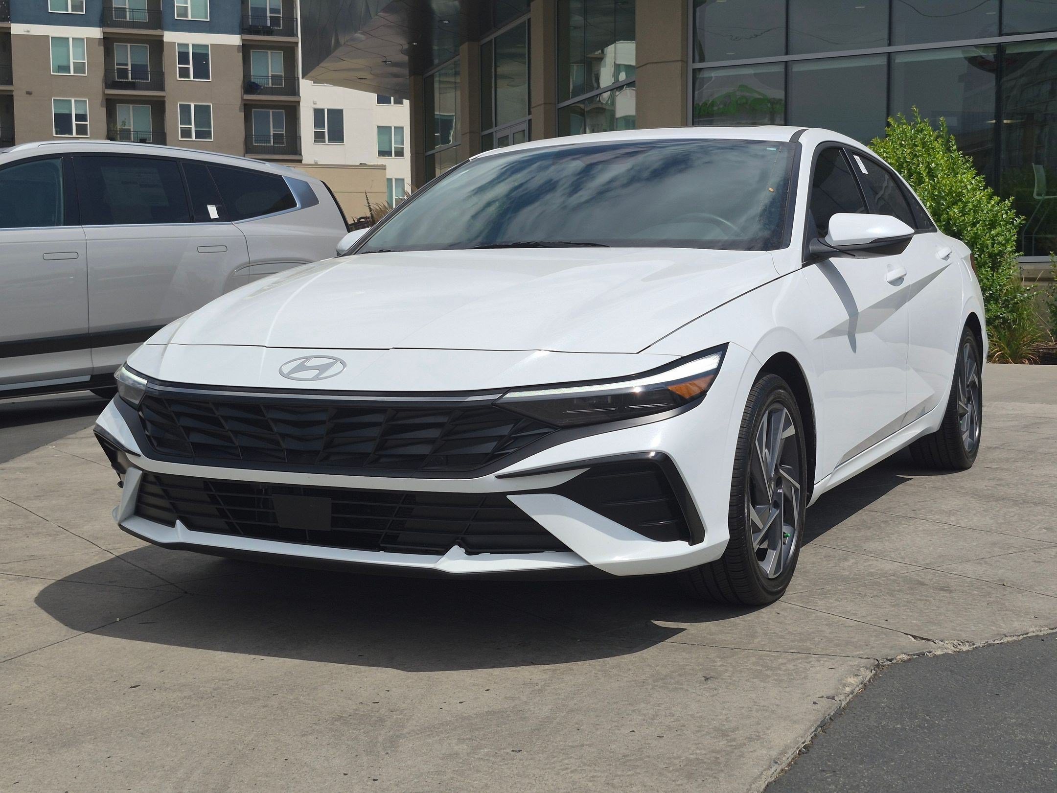 2026 Hyundai Elantra Limited - Photo 9