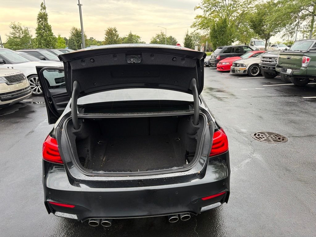 Used 2017 Black Sapphire Metallic BMW Base image 17