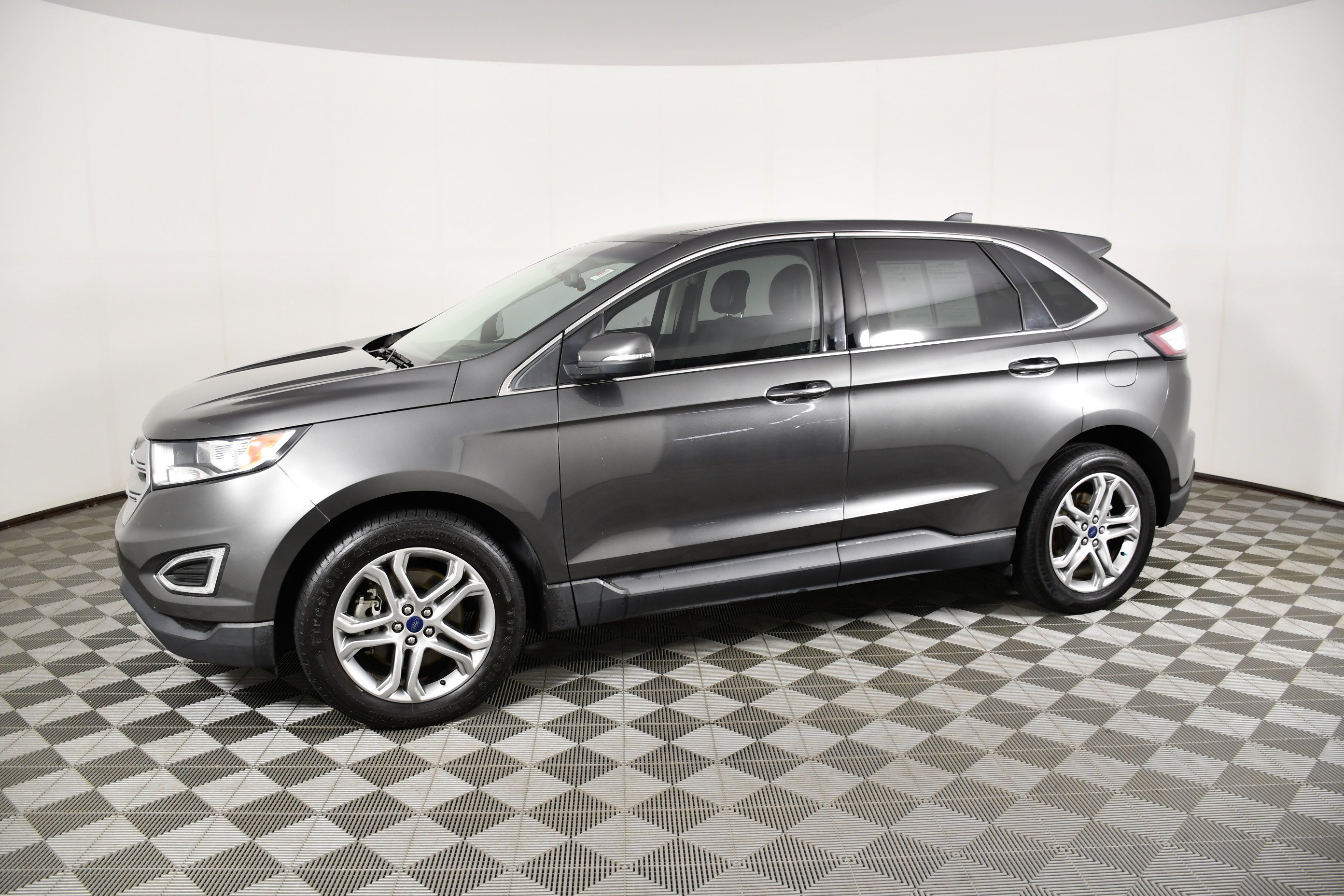 Used 2016 Magnetic Ford Titanium image 9