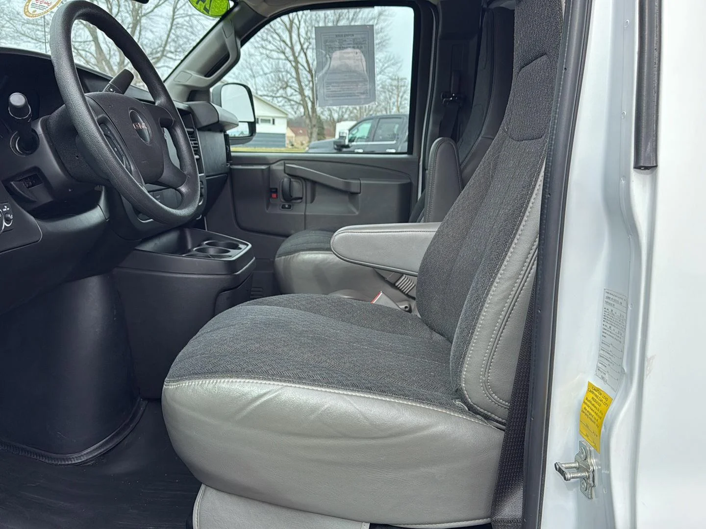 2024 GMC Savana Cargo Work Van - Photo 7