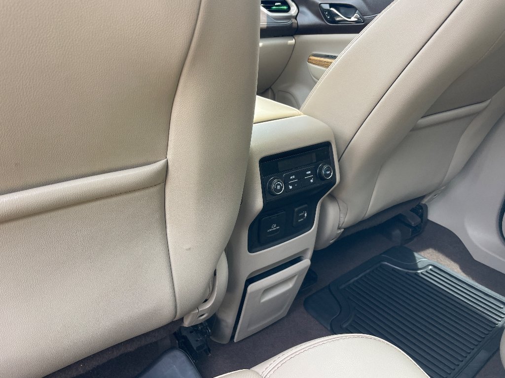 Used 2019 Red Quartz Tintcoat GMC Denali image 17