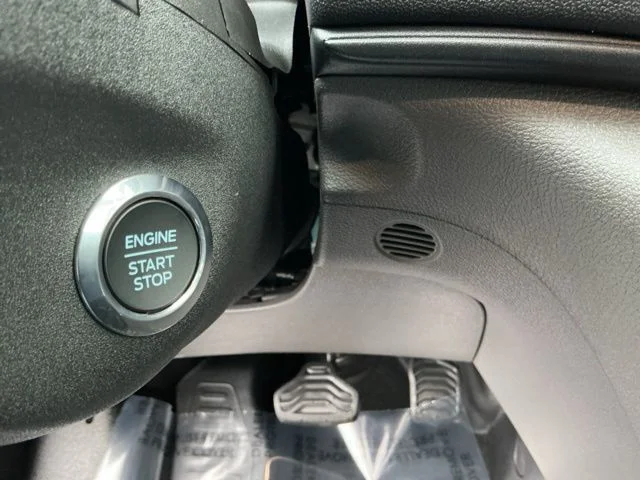 New 2026 Oxford White Ford Base image 25