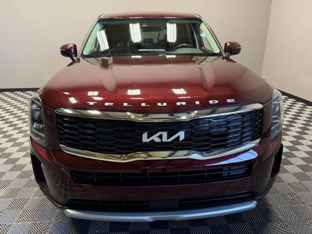Used 2022 Sangria Red Kia LX image 4