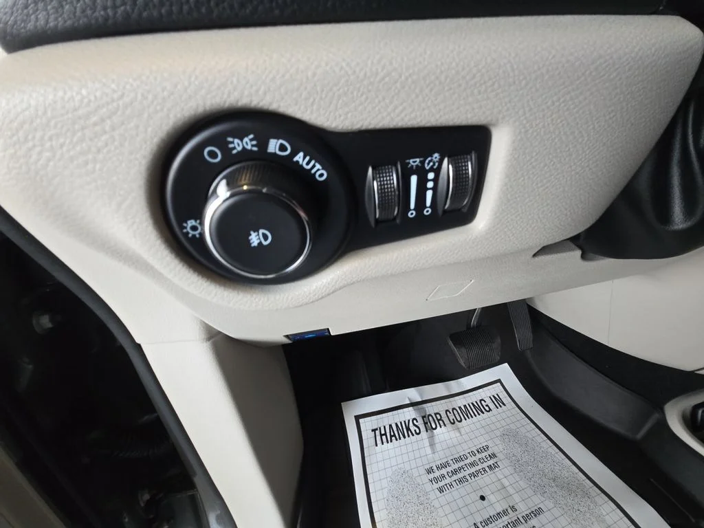 Used 2023 White Chrysler Touring L image 26