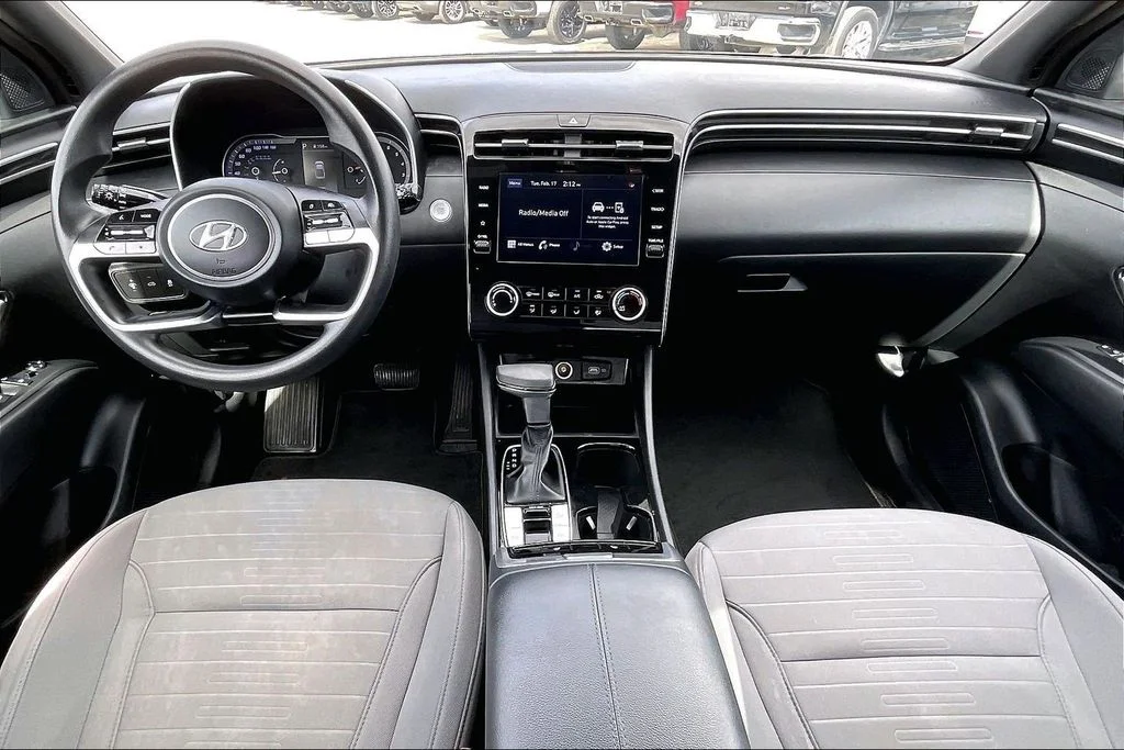 Used 2022 Black Hyundai SEL image 7