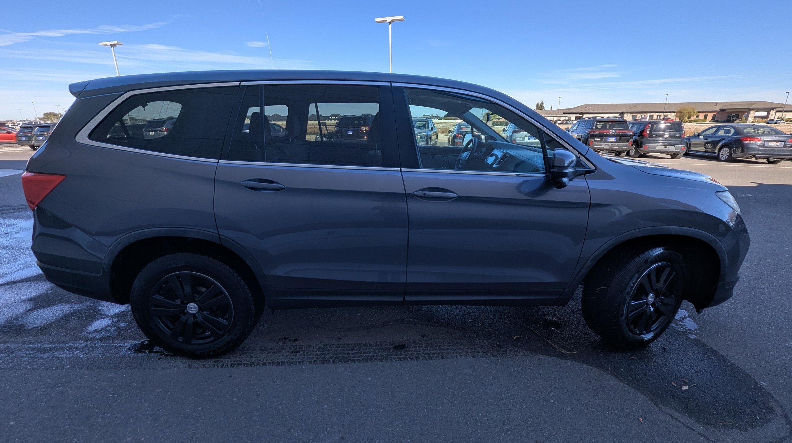 Used 2018 Silver Honda EX image 6