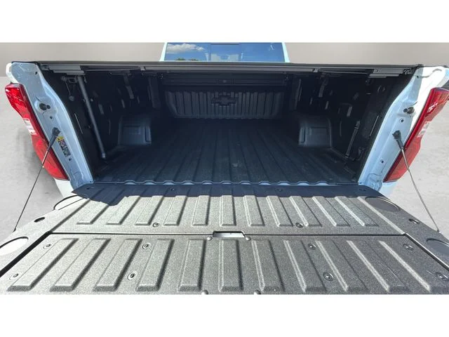 Used 2025 Beige Chevrolet High Country image 34