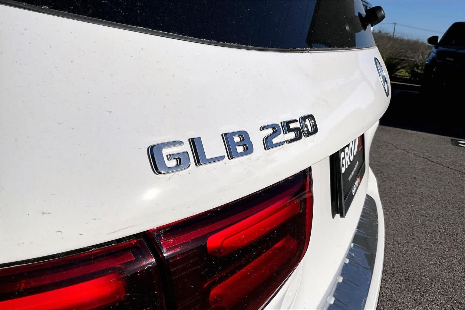 New 2026 Polar White Mercedes-Benz GLB 250 image 7