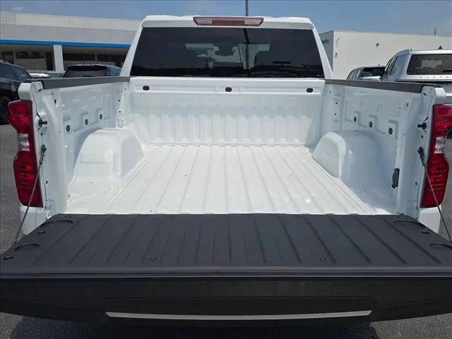 New 2026 Summit White Chevrolet WT image 20
