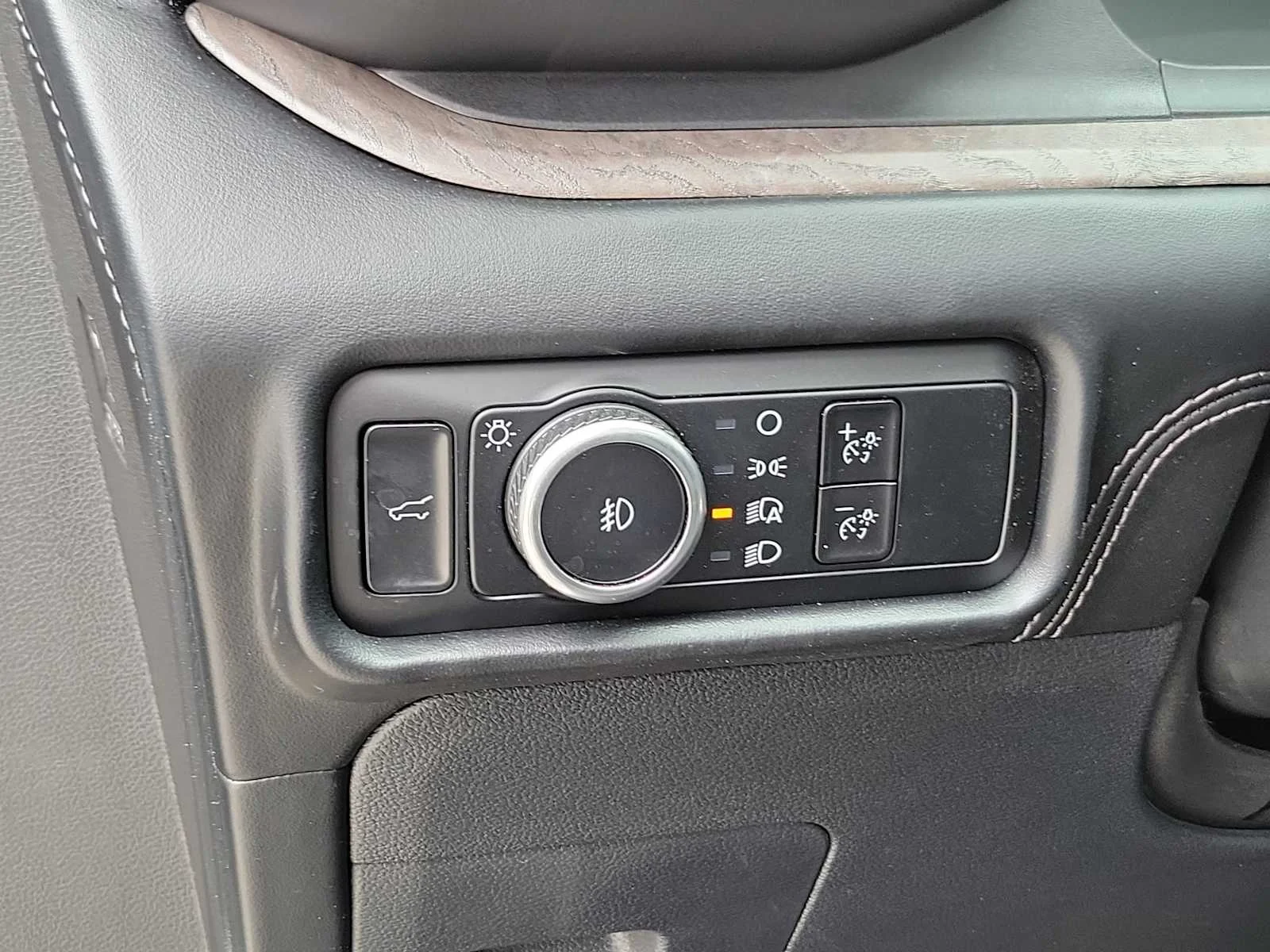 Used 2023 Black Ford Platinum image 17