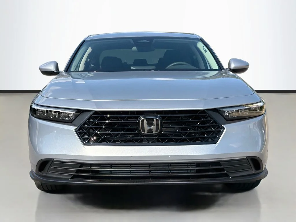 New 2026 Solar Silver Metallic Honda LX image 4