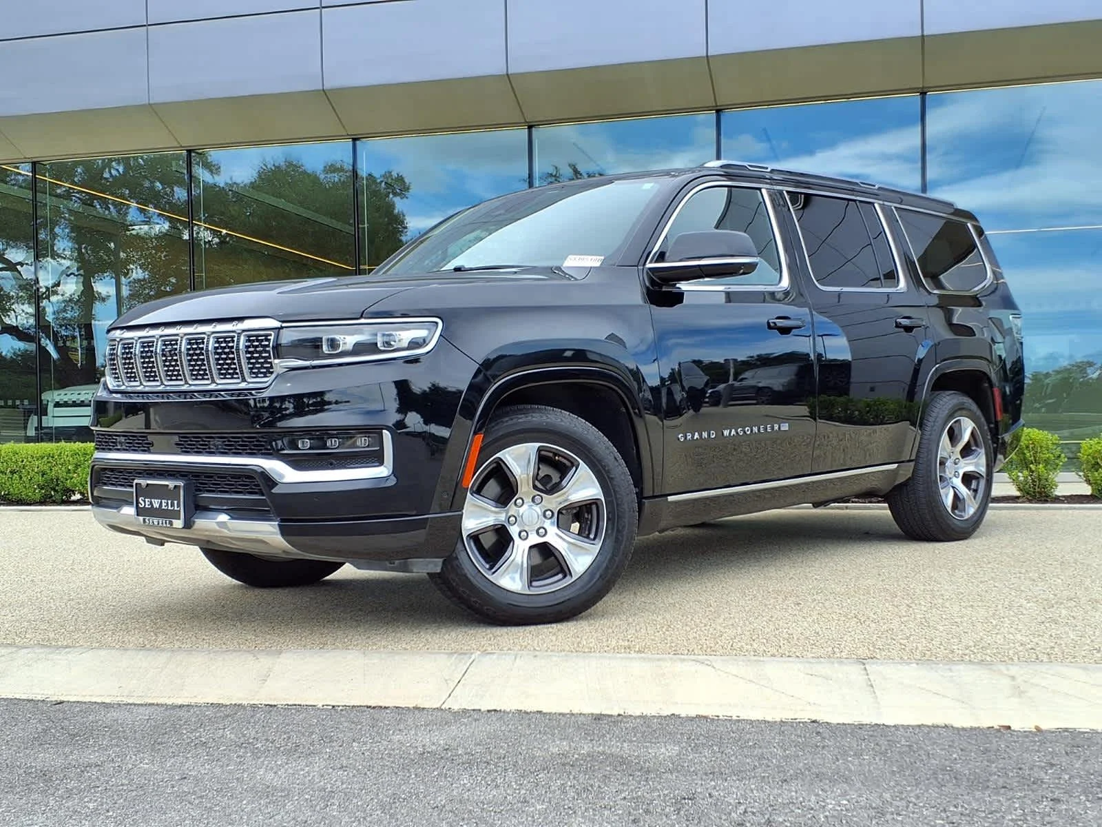 2022 Jeep Grand Wagoneer Series I 4WD's photo