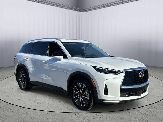 New 2027 RADIANT WHITE INFINITI Luxe FWD image 5