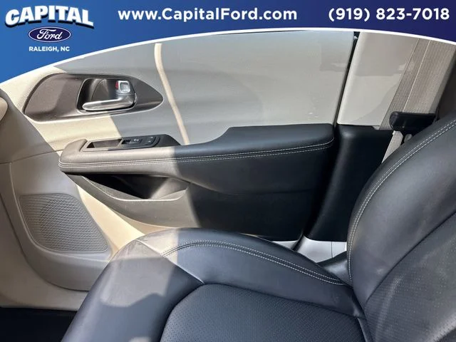 Used 2024 White Chrysler Touring L image 27