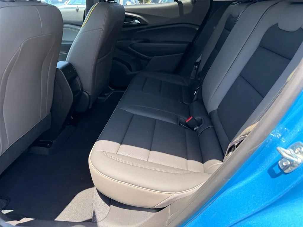 Used 2025 Blue Chevrolet ACTIV image 10