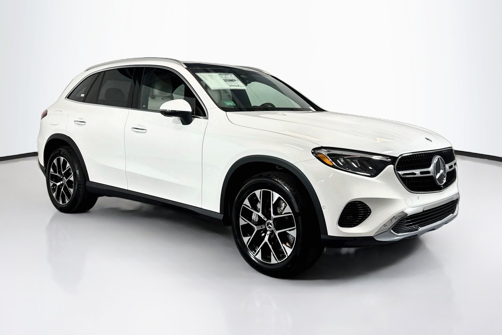 New 2027 Polar White Mercedes-Benz GLC 350e image 3