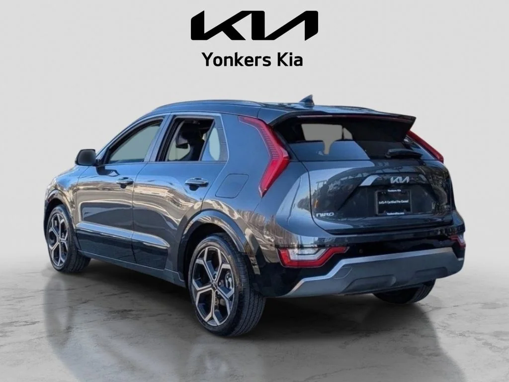 Used 2024 Gray Kia SX Touring image 9