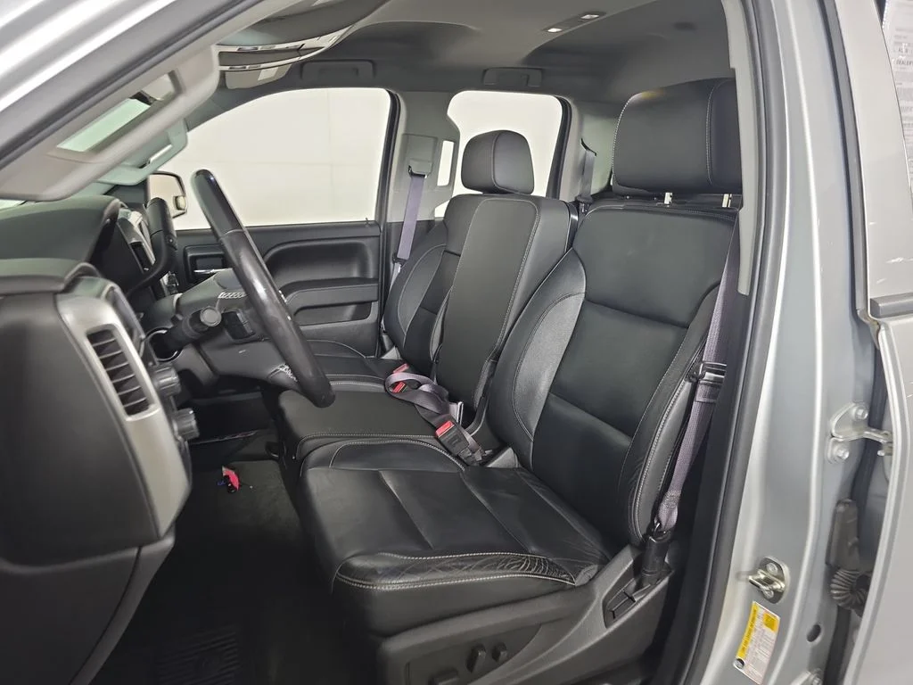 Used 2016 Silver Ice Metallic Chevrolet LT image 26