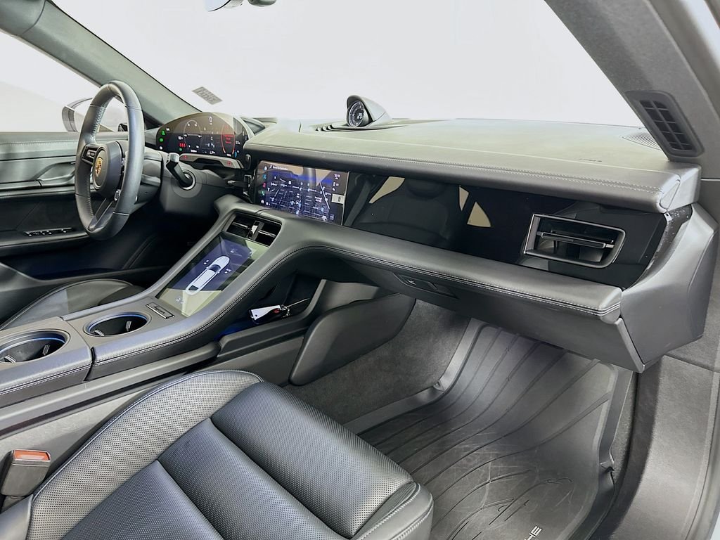 2022 Porsche Taycan Base - Photo 32