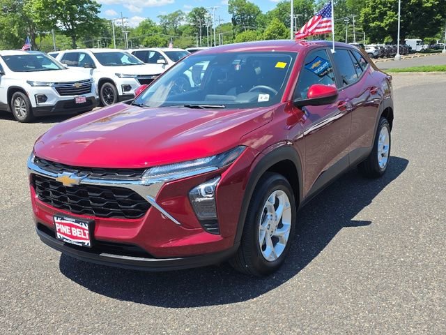 2024 Chevrolet Trax LS's photo