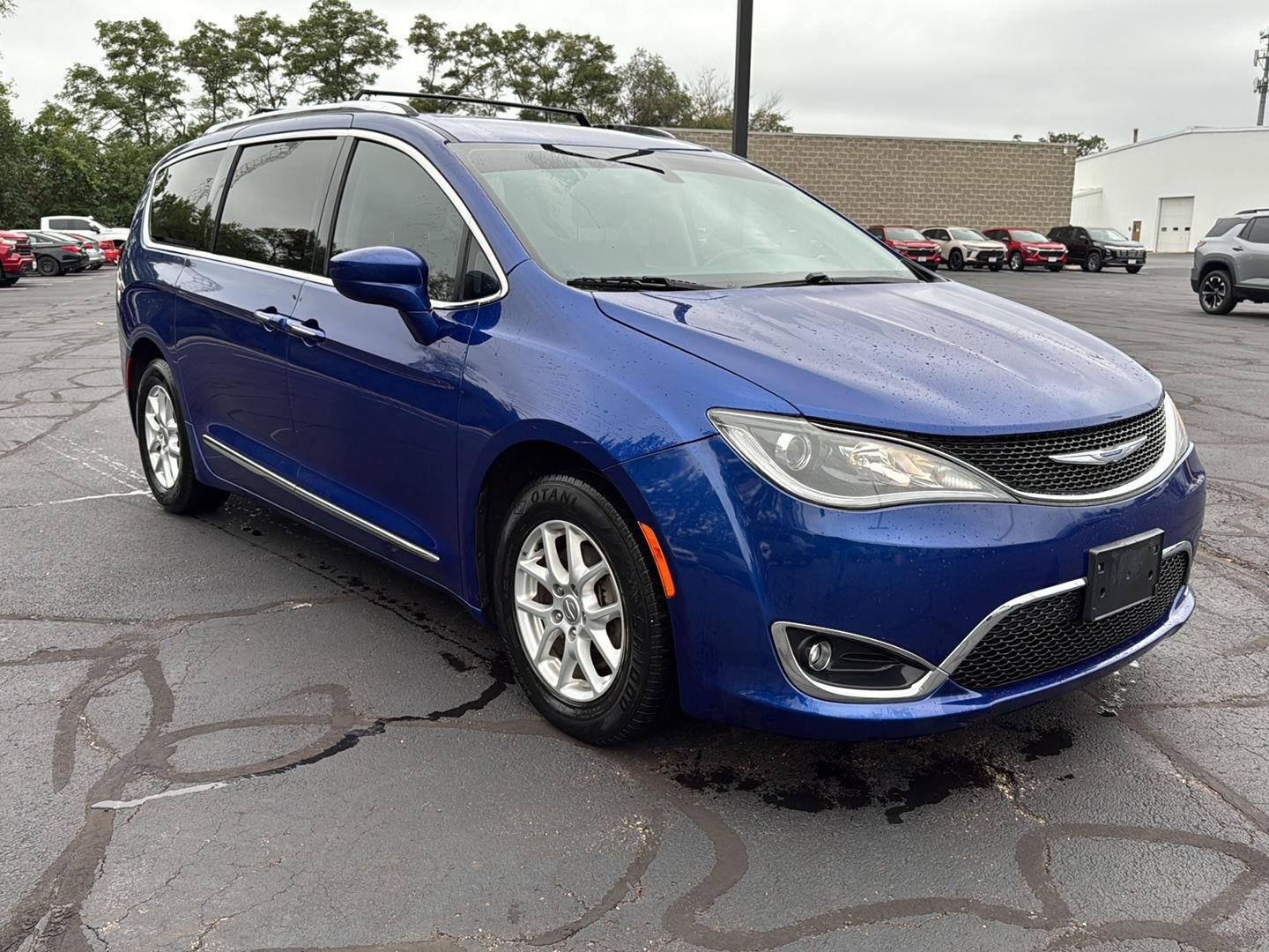 Used 2020 Ocean Blue Metallic Chrysler Touring L image 7