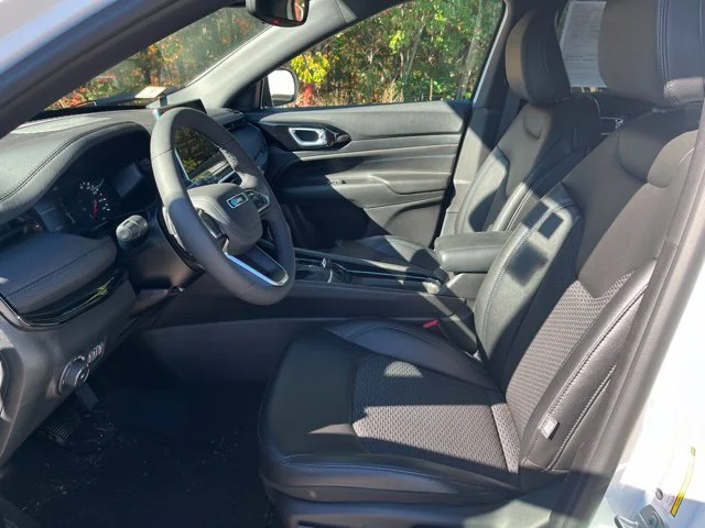 Certified Used 2026 White Jeep Latitude image 12