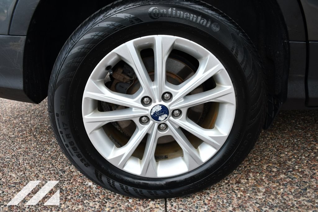 Used 2017 Gray Ford SE image 29