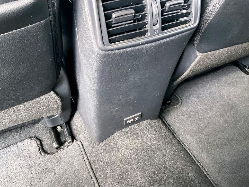 Used 2019 Gun Metallic Nissan SL image 27