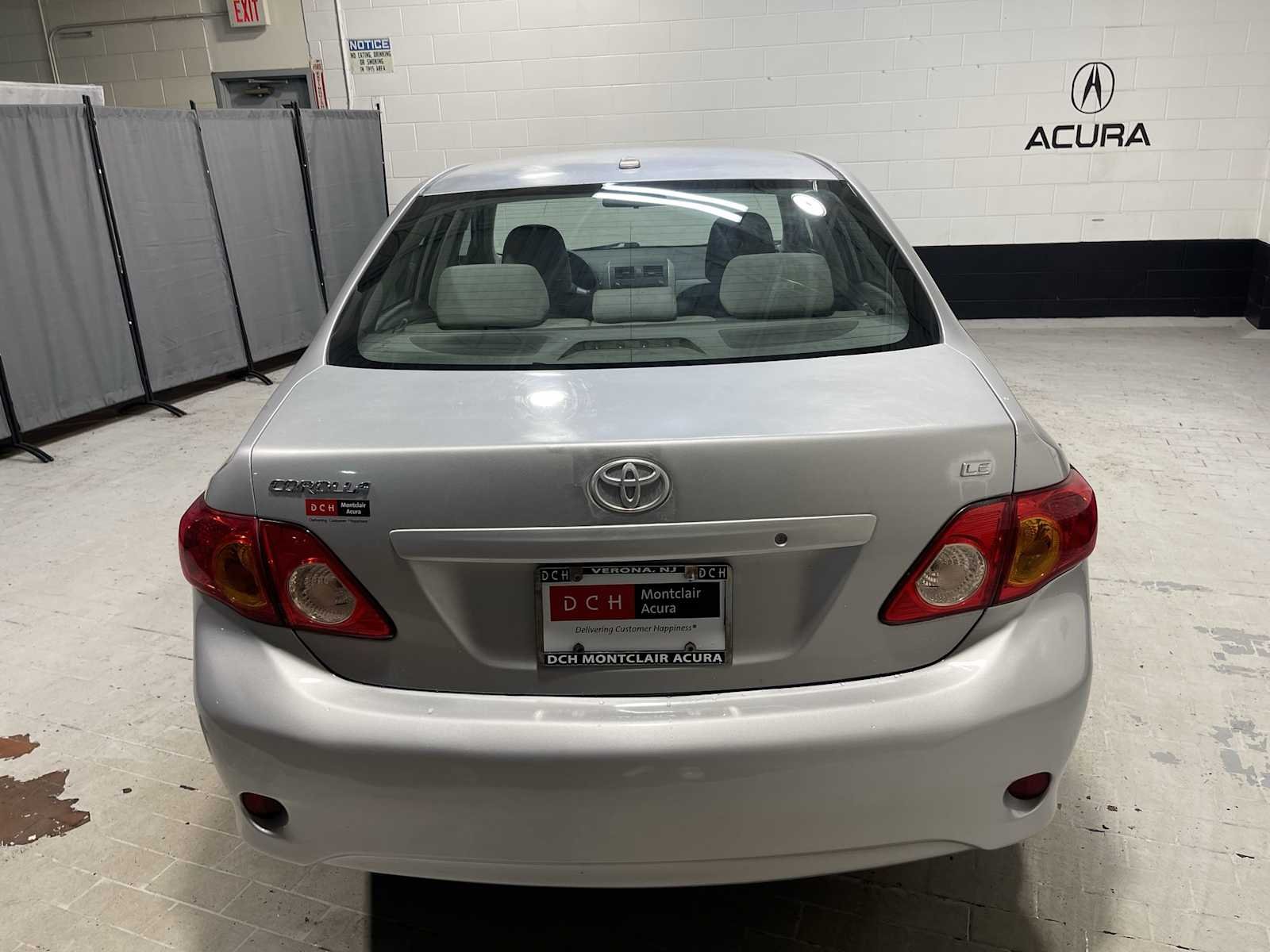 Used 2010 Classic Silver Metallic Toyota LE image 5