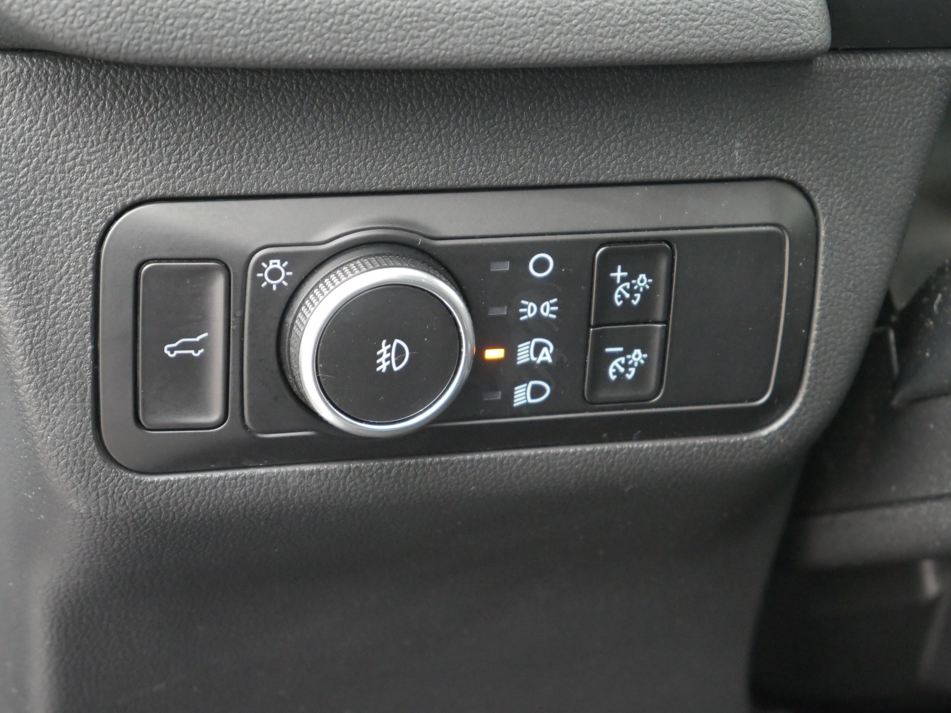 Used 2025 Space Silver Metallic Ford Platinum image 5