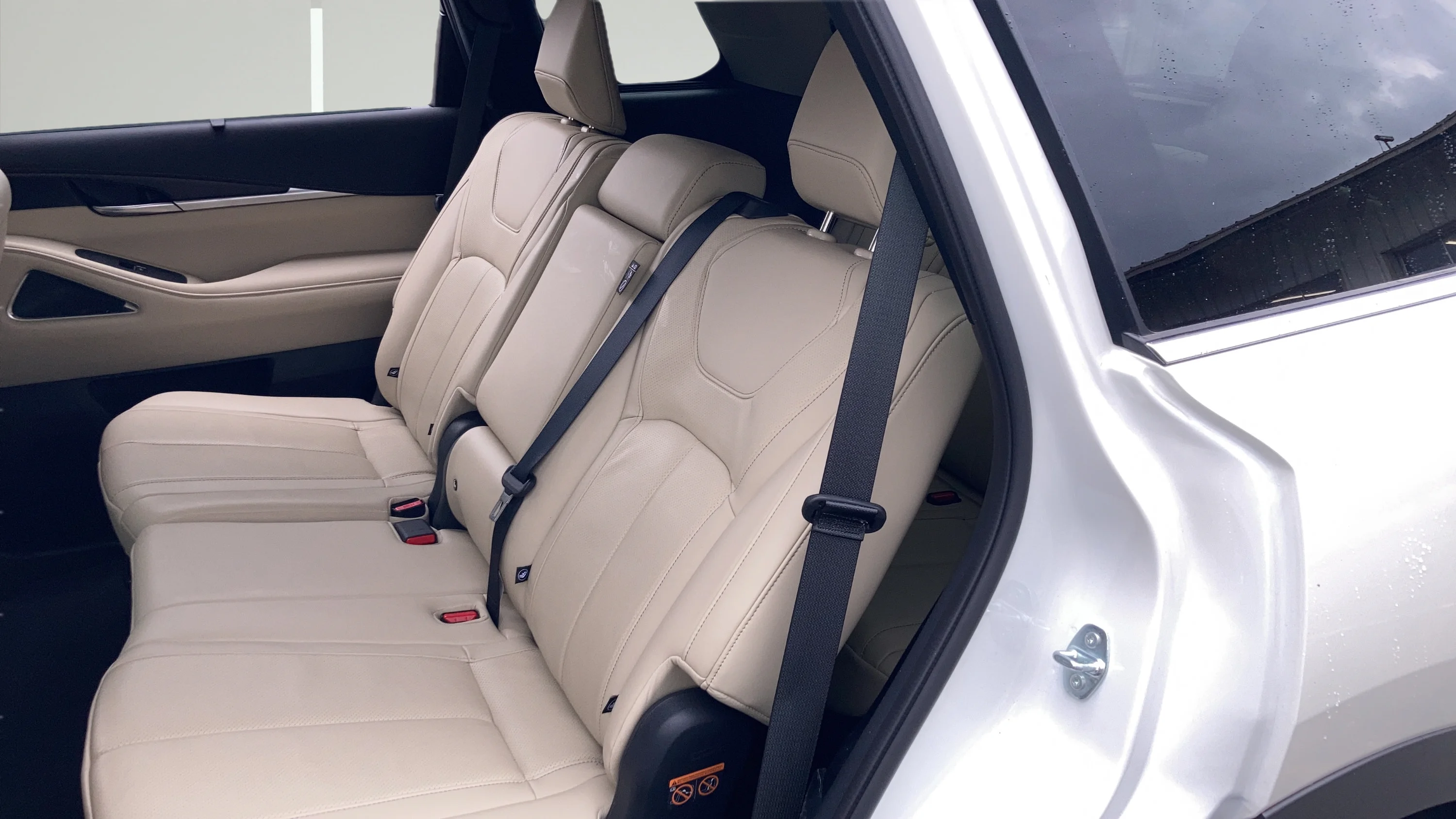 Used 2025 Majestic White INFINITI SENSORY image 9