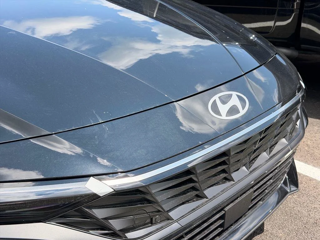 Used 2026 Black Hyundai Limited image 6