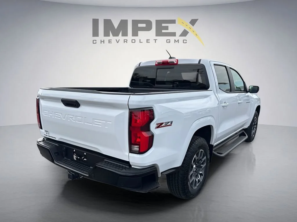 Used 2025 Summit White Chevrolet Z71 image 5
