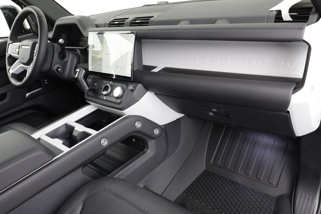 New 2026 Santorini Black LAND ROVER X-Dynamic SE image 22