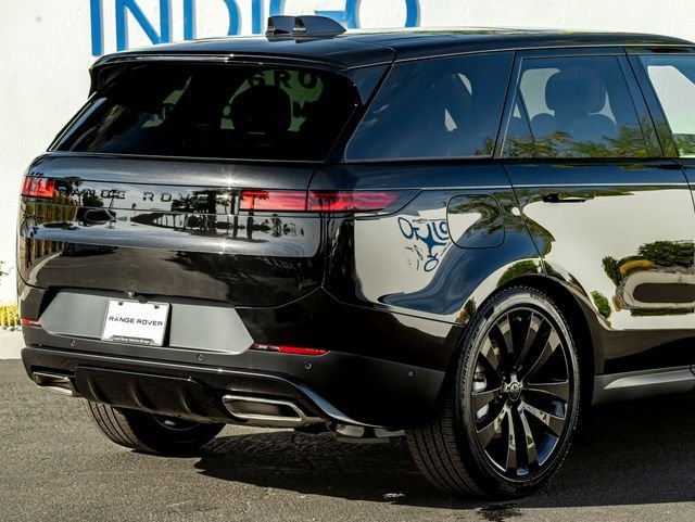 New 2026 Santorini Black LAND ROVER SE image 7