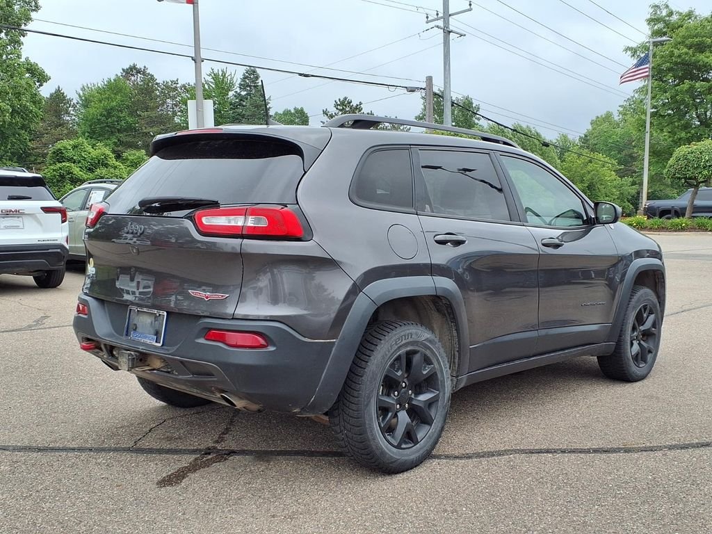 Used 2018 Gray Jeep Trailhawk image 4